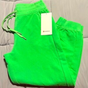 NWT Scuba HR Jogger Crop Neon Wash size 8